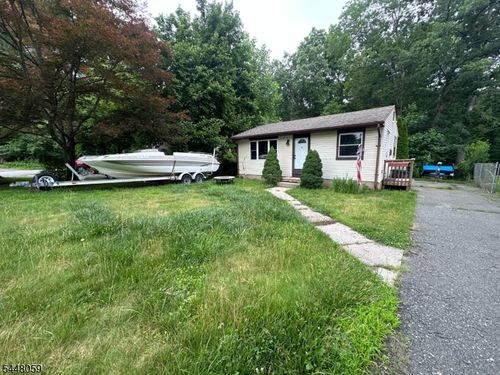 4 Florida Ave, Lake Hopatcong, NJ, 07849-1533 | Card Image