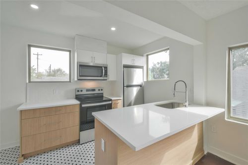 4-4203 Rusk St, Houston, TX, 77023-1149 | Card Image