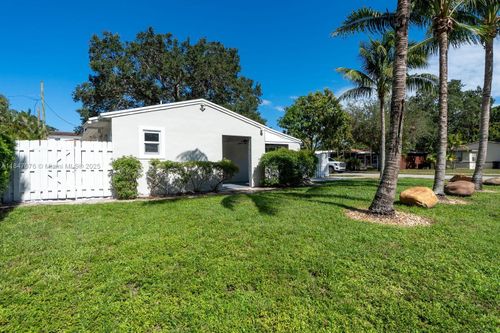 1121-1121 Sw 18th Ct, Fort Lauderdale, FL, 33315-1923 | Card Image