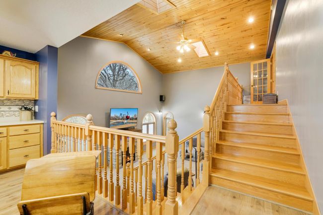 Statement making entrance to the great room area. | Image 18