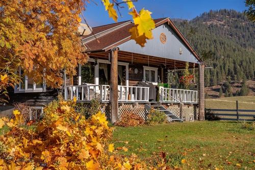 4 Courtier Rd, Thompson Falls, MT, 59873-8513 | Card Image