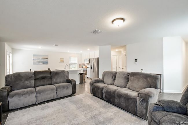 6542 Cibolo Spgs, House other with 3 bedrooms, 2 bathrooms and null parking in Converse TX | Image 6