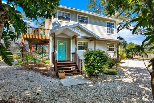 201 Georgia Ave, Crystal Beach, FL, 34681 | Card Image