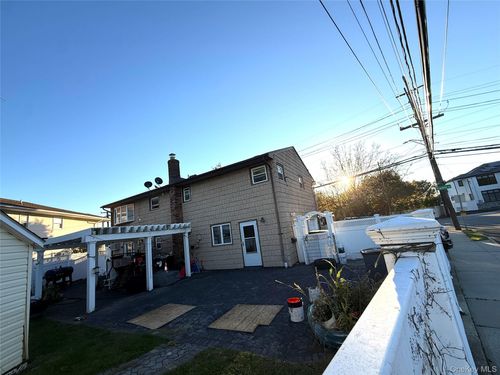 1111 Franklin Ave, Valley Stream, NY, 11580-2110 | Card Image