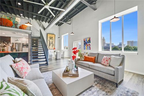 1605 Jefferson St, Kansas City, MO, 64108-1133 | Card Image