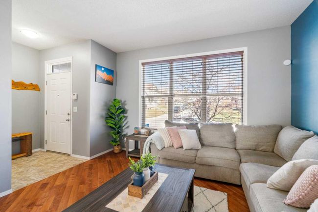 35 Covemeadow Close Ne, Home with 3 bedrooms, 1 bathrooms and 2 parking in Calgary AB | Image 3