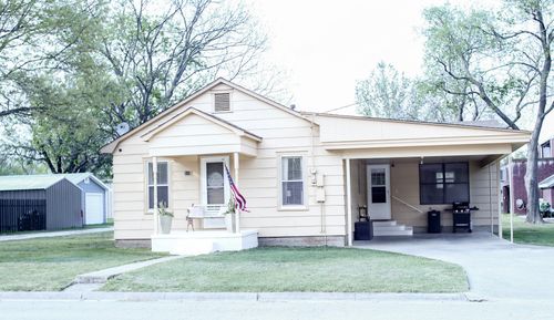 315 E 4th St, Muenster, TX, 76252-2546 | Card Image