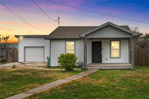 3009 Blake St, Corpus Christi, TX, 78405-2625 | Card Image