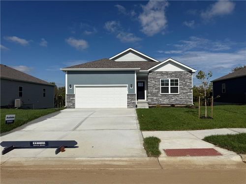 2206 Creek View Ln, Raymore, MO, 64083-7130 | Card Image