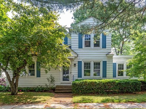 44 Thibault Pkwy, Burlington, VT, 05401-1526 | Card Image