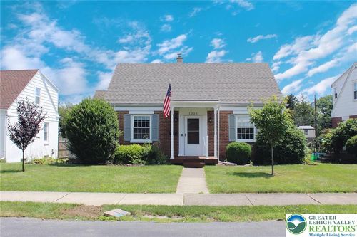 1325 N Wahneta St, ALLENTOWN, PA, 18109-1754 | Card Image