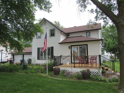 909 6th Ave, Brewster, MN, 56119-4024 | Card Image