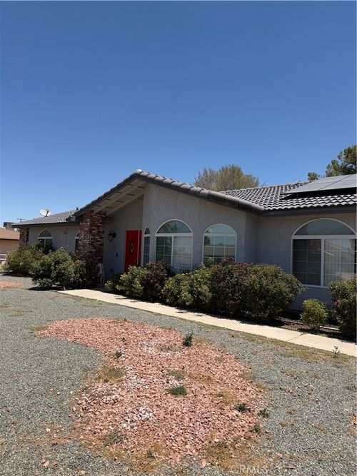 14355 Bochee Rd, Apple Valley, CA, 92307-5501 | Card Image