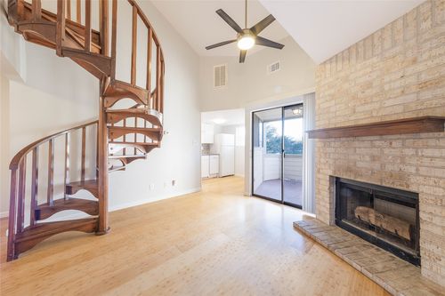 apt-512-2500 Burleson Rd, Austin, TX, 78741-5650 | Card Image