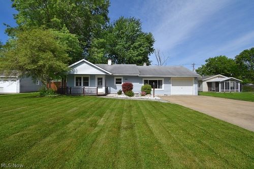 4872 Forest Rd, Mentor, OH, 44060-1339 | Card Image