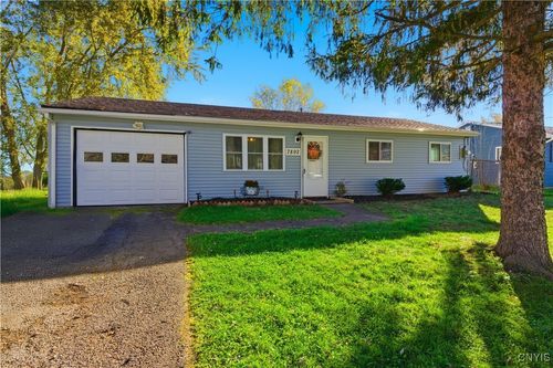 7892 Rinaldo Blvd E, Bridgeport, NY, 13030-9499 | Card Image