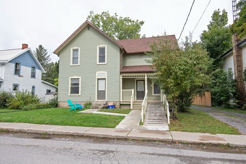 {{alt}} | Card Image