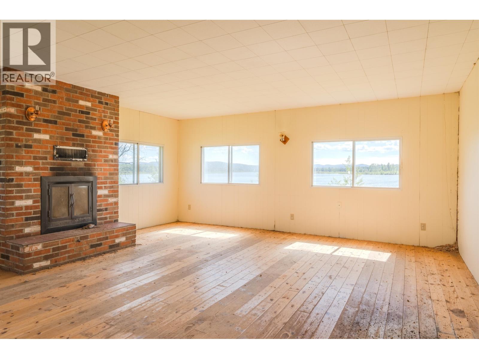 Residential in 100 Mile House 2