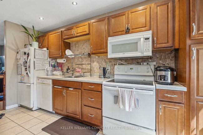 10 Craigmiller Ave, House other with 2 bedrooms, 2 bathrooms and 1 parking in Hamilton ON | Image 5