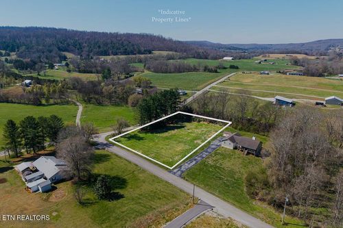 15 Hidden River Ave, Sparta, TN, 38583-7511 | Card Image