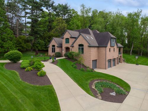 300 Hardy Dr, Upper St Clair, PA, 15241-2523 | Card Image
