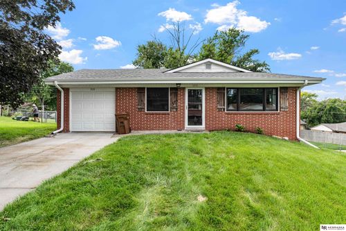 3111 Blue Ridge Dr, Bellevue, NE, 68147-1321 | Card Image