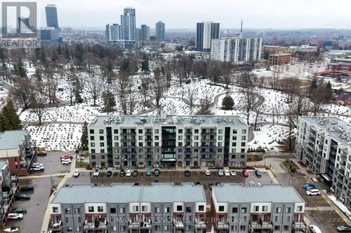 109-107 Roger St, Waterloo, ON, N2J0G3 | Card Image