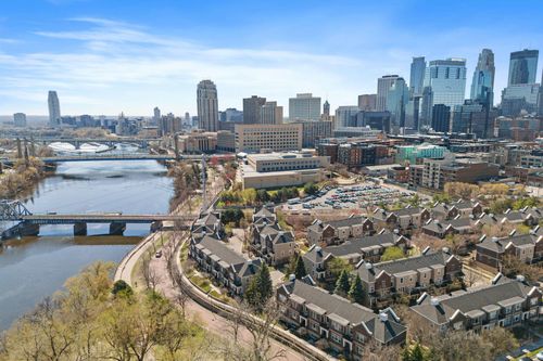 102-61 4th Avenue N, Minneapolis, MN, 55401 | Card Image