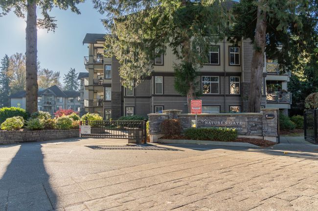 309 - 33318 E Bourquin Crescent, Condo with 2 bedrooms, 2 bathrooms and 1 parking in Abbotsford BC | Image 5