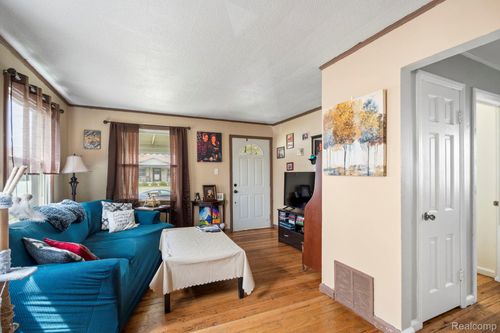 12925 Castle St, Southgate, MI, 48195-1126 | Card Image