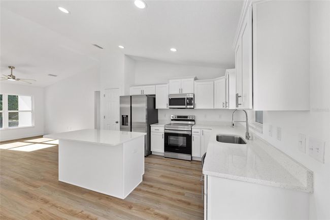 12974 Se 42 Nd Ct, House other with 3 bedrooms, 2 bathrooms and null parking in BELLEVIEW FL | Image 13