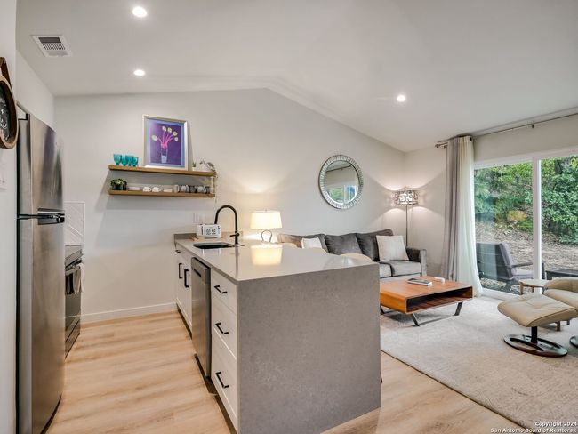APT-4 - 1213 Hollow Creek Dr, Condo with 1 bedrooms, 1 bathrooms and null parking in Austin TX | Image 4
