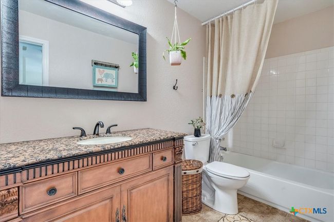 Upstairs bathroom | Image 24