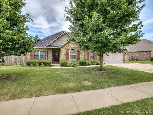 5507 Nottingham Pl, Bartlesville, OK, 74006-6992 | Card Image