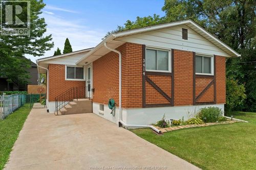 3414 Harris Street, Windsor, ON, N9C1N5 | Card Image