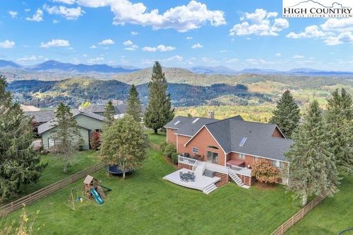 245 Bella Vista Dr, Boone, NC, 28607-8411 | Card Image