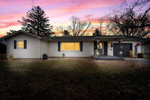 517 Sunrise Dr, Chenoa, IL, 61726-1444 | Card Image