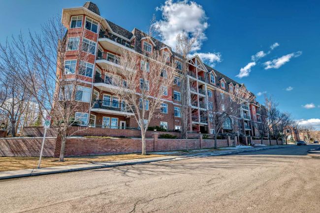 108 - 59 22 Avenue Sw, Home with 2 bedrooms, 2 bathrooms and 1 parking in Calgary AB | Image 1