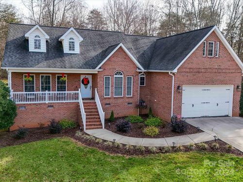 142 Forest Creek Drive, Statesville, NC, 28625 | Card Image