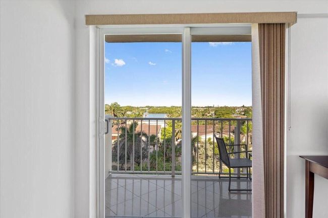 APT-402 - 4505 S Ocean Blvd, Condo with 2 bedrooms, 2 bathrooms and null parking in Highland Beach FL | Image 17