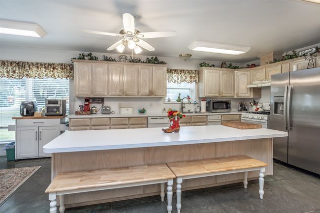 8770 Rector Rd, House other with 4 bedrooms, 4 bathrooms and null parking in Sanger TX | Image 9