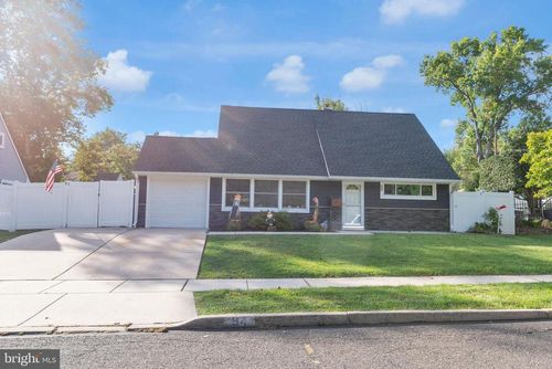 94 Juniper Dr, LEVITTOWN, PA, 19056-2731 | Card Image