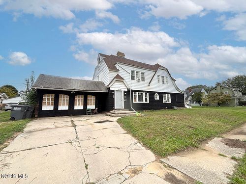 2020 Fernwood Ave, Toledo, OH, 43607-1712 | Card Image