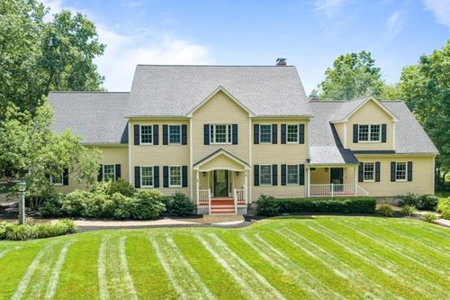 139 Highland St, Townsend, MA, 01469-1129 | Card Image