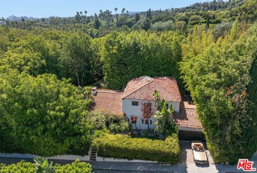 1135 Sunset Vale Ave, West Hollywood, CA, 90069-1712 | Card Image