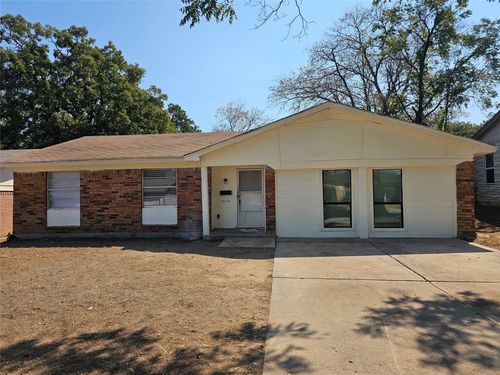 5604 Macarthur Dr, Fort Worth, TX, 76112-7632 | Card Image