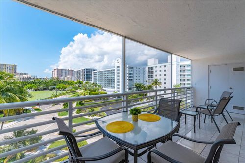 apt-607-17801 N Bay Rd, Sunny Isles Beach, FL, 33160-1910 | Card Image