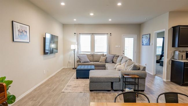 40607 Creekside Bluff Trl, House other with 4 bedrooms, 3 bathrooms and 2 parking in Magnolia TX | Image 4