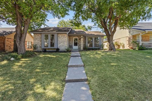 2005 Mobile Dr, Ennis, TX, 75119-7312 | Card Image