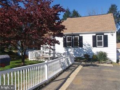 116 Chestnut St, NEWTOWN SQUARE, PA, 19073-3304 | Card Image